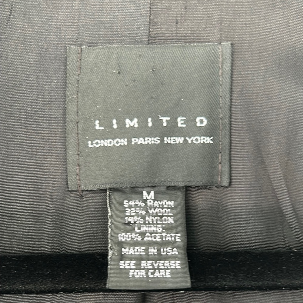 VTG The Limited Black Jacket Elegant Timeless Style